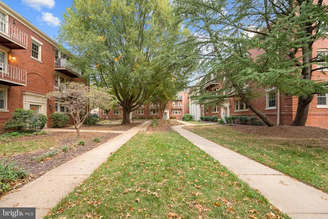 $2,995 | 1403 East Abingdon Drive, Unit 6, Alexandria, VA 22314