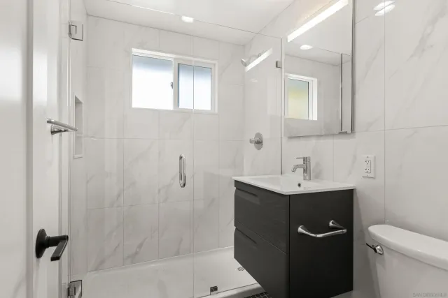 $1,950,000 | 4804 Lamont Street, San Diego, CA 92109