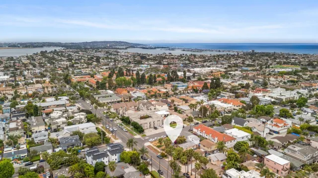 $1,950,000 | 4804 Lamont Street, San Diego, CA 92109