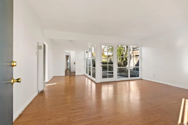 $1,950,000 | 4804 Lamont Street, San Diego, CA 92109