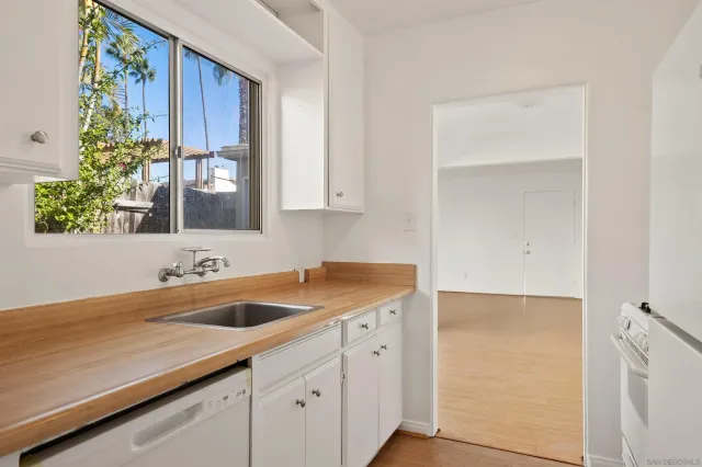 $1,950,000 | 4804 Lamont Street, San Diego, CA 92109