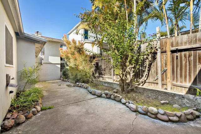 $1,950,000 | 4804 Lamont Street, San Diego, CA 92109