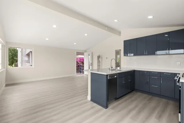 $1,950,000 | 4804 Lamont Street, San Diego, CA 92109