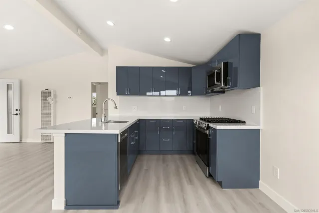 $1,950,000 | 4804 Lamont Street, San Diego, CA 92109