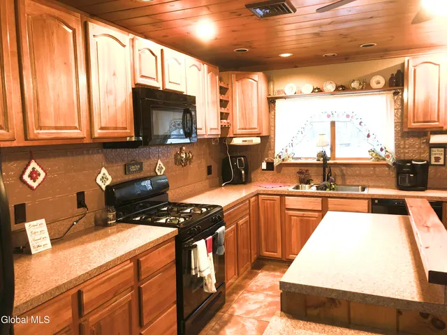 $419,900 | 2842 Plank Road, Moriah, NY 12956