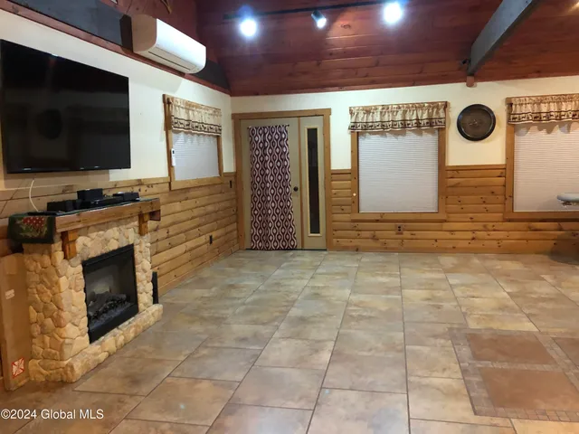 $410,000 | 2842 Plank Road, Moriah, NY 12956