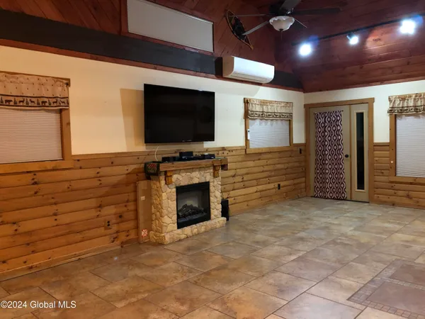 $419,900 | 2842 Plank Road, Moriah, NY 12956