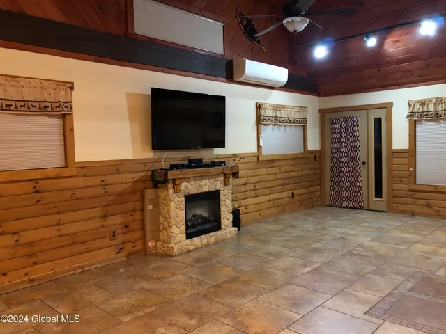 $419,900 | 2842 Plank Road, Moriah, NY 12956