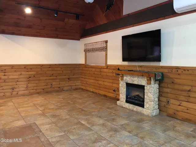 $419,900 | 2842 Plank Road, Moriah, NY 12956