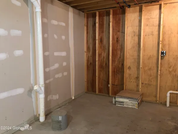 $419,900 | 2842 Plank Road, Moriah, NY 12956