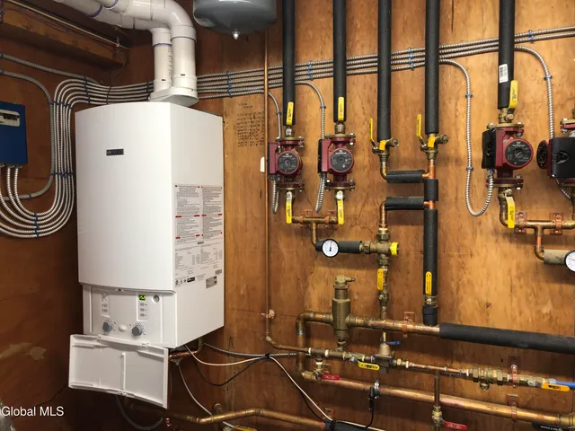 $419,900 | 2842 Plank Road, Moriah, NY 12956