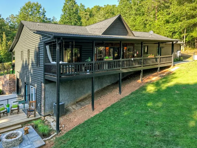 $829,900 | 275 Autumn Ridge Drive, Mineral Bluff, GA 30559