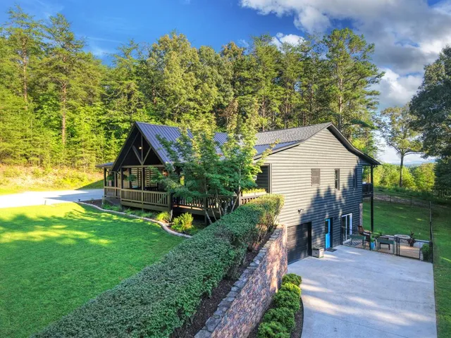 $829,900 | 275 Autumn Ridge Drive, Mineral Bluff, GA 30559