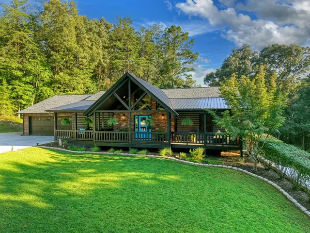 $829,900 | 275 Autumn Ridge Drive, Mineral Bluff, GA 30559