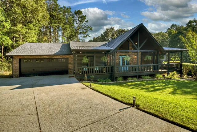 $829,900 | 275 Autumn Ridge Drive, Mineral Bluff, GA 30559