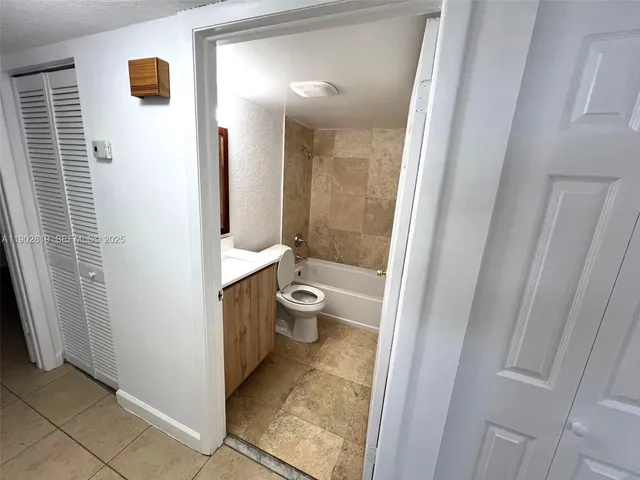 $2,425 | 15550 Southwest 80th Street, Unit E101, Miami, FL 33193
