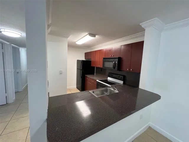 $2,425 | 15550 Southwest 80th Street, Unit E101, Miami, FL 33193