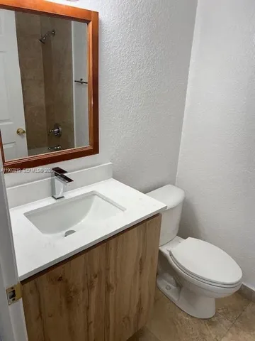 $2,425 | 15550 Southwest 80th Street, Unit E101, Miami, FL 33193