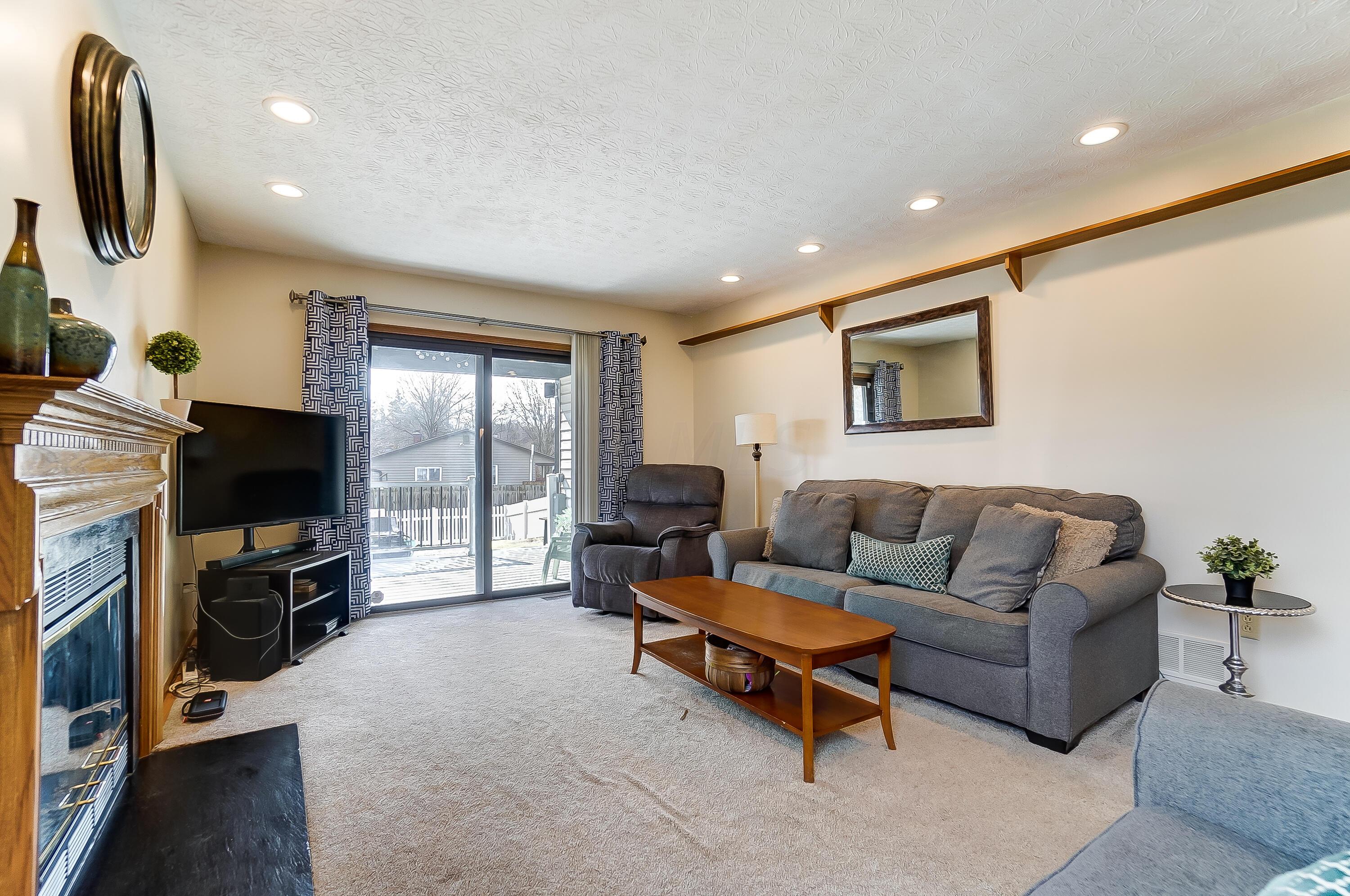 682 South Hempstead Road Westerville, OH 43081 - Photo 21 of 60 Family Room