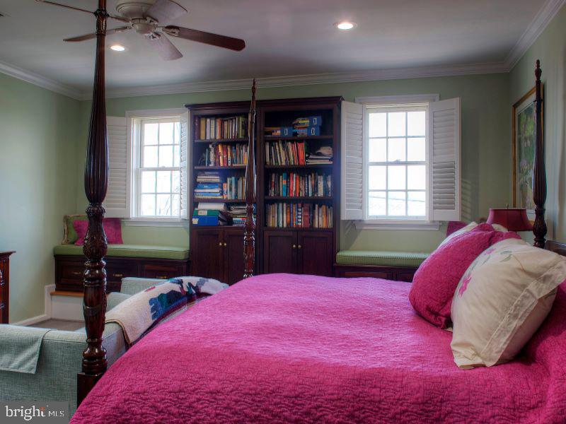 602 South Front Street Philadelphia, PA 19147 - Photo 11 of 18 Primary suite