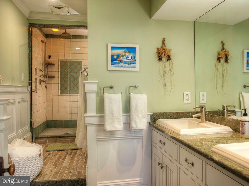 602 South Front Street Philadelphia, PA 19147 - Photo 12 of 18 Primary Bath