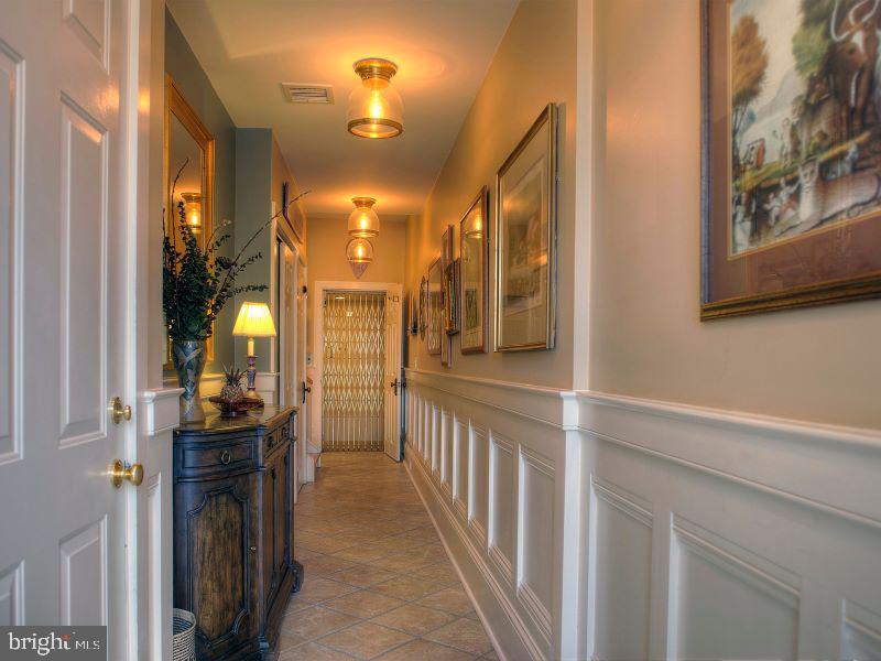 602 South Front Street Philadelphia, PA 19147 - Photo 3 of 18 Entry Hall