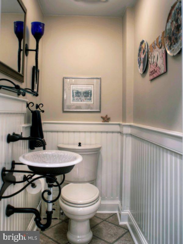 602 South Front Street Philadelphia, PA 19147 - Photo 7 of 18 Powder Room