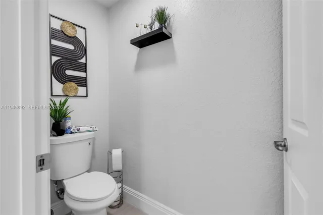 $470,000 | 13822 Southwest 61st Place Road, Ocala, FL 34481