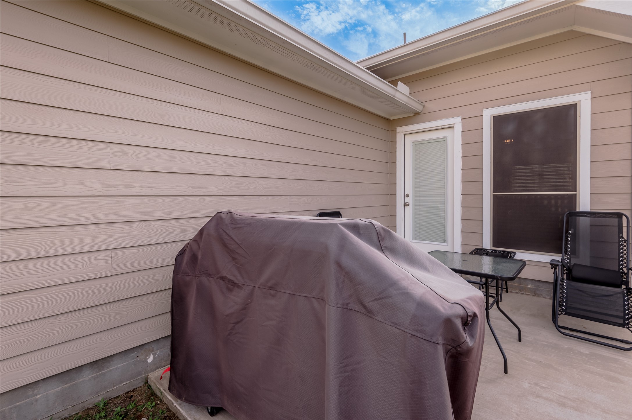 133 Bates Court Huntsville, TX 77320 - Photo 28 of 31 a view of balcony with wooden floor