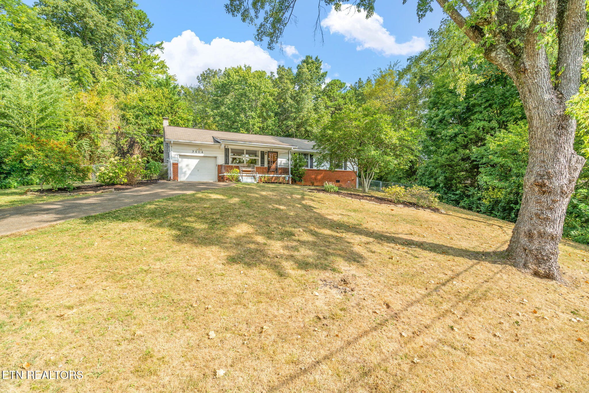3404 Peachwood Road Knoxville, TN 37921 - Photo 3 of 34 Gallery Image 3