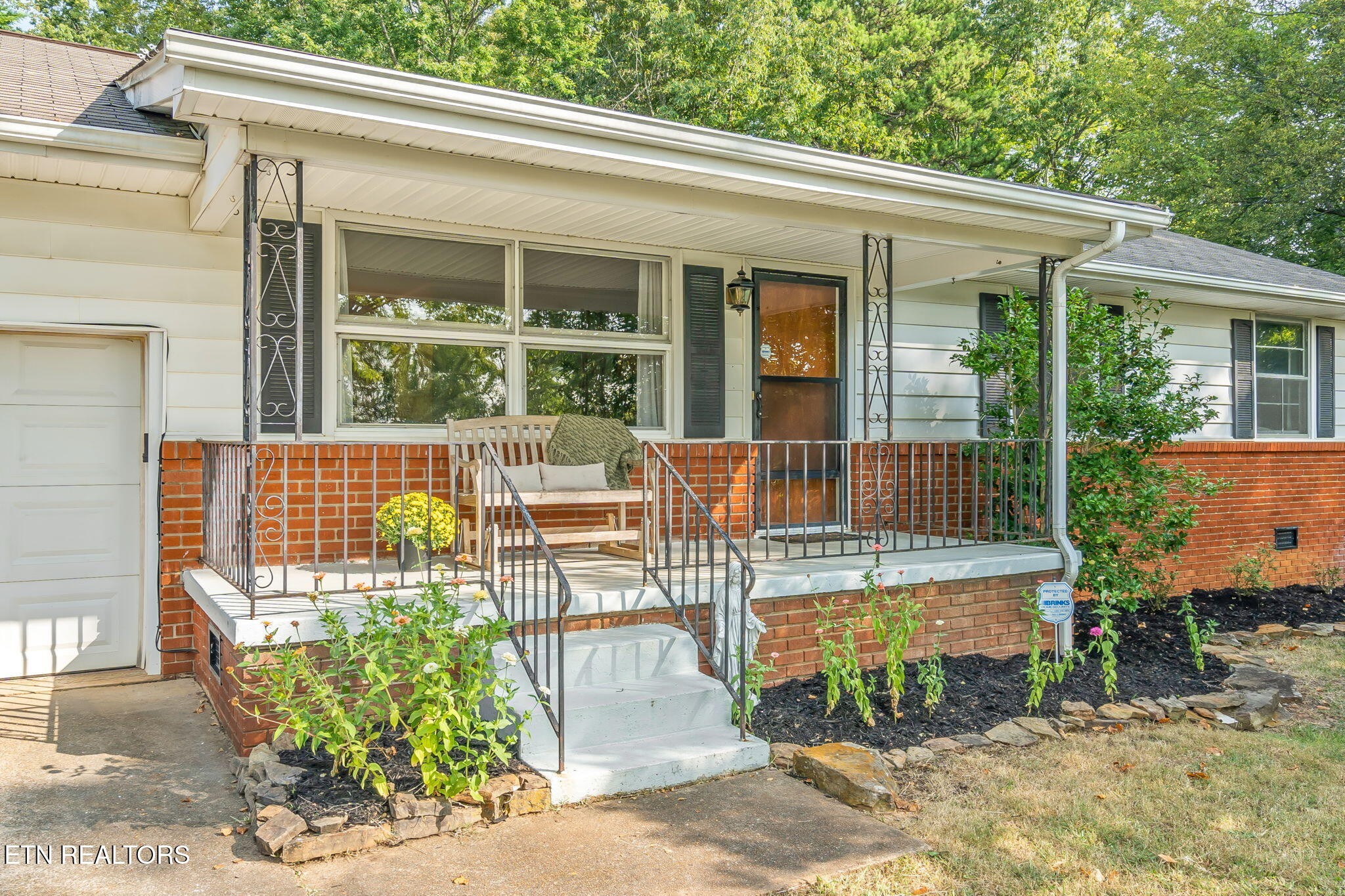 3404 Peachwood Road Knoxville, TN 37921 - Photo 4 of 34 Gallery Image 4