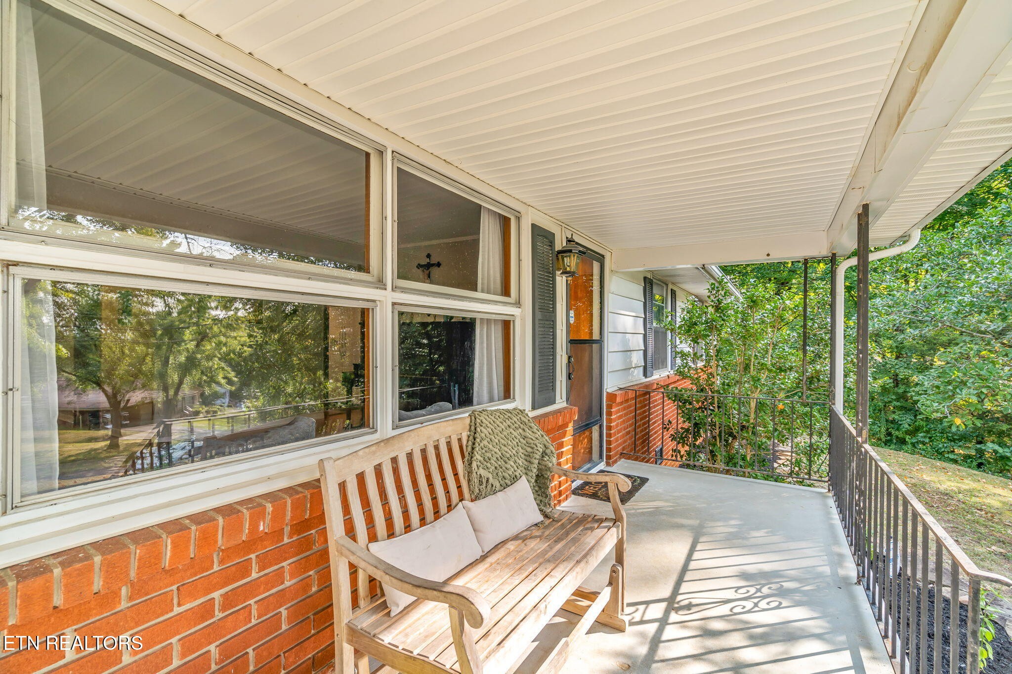 3404 Peachwood Road Knoxville, TN 37921 - Photo 5 of 34 Gallery Image 5