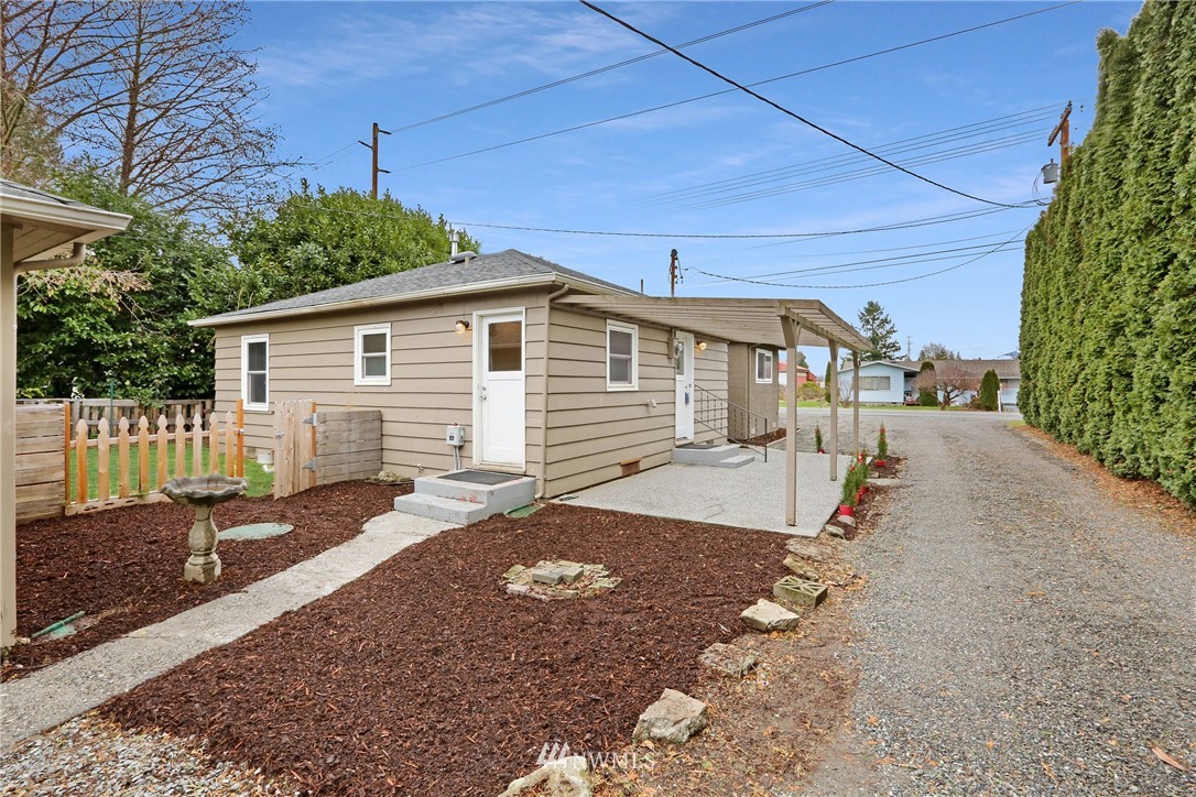 9220 Fruitdale Road Sedro-Woolley, WA 98284 - Photo 1 of 40 Gallery Image 1