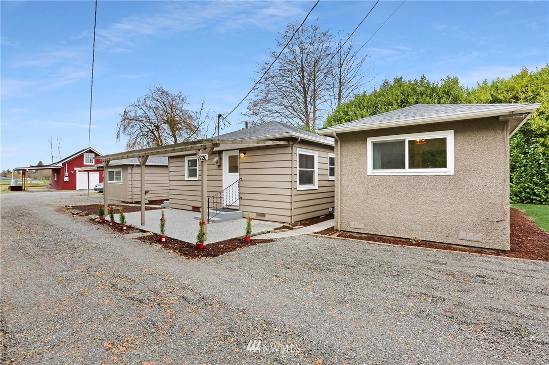 9220 Fruitdale Road Sedro-Woolley, WA 98284 - Photo 3 of 40 Gallery Image 3