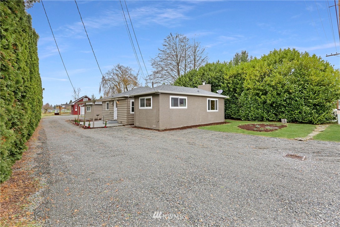 9220 Fruitdale Road Sedro-Woolley, WA 98284 - Photo 4 of 40 Gallery Image 4