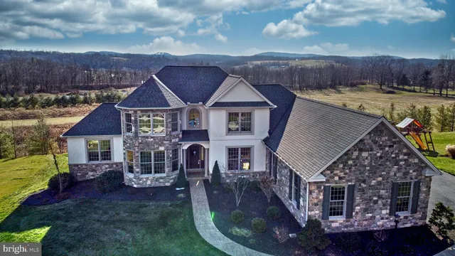 $824,000 | 315 Pennington Drive, Mechanicsburg, PA 17055