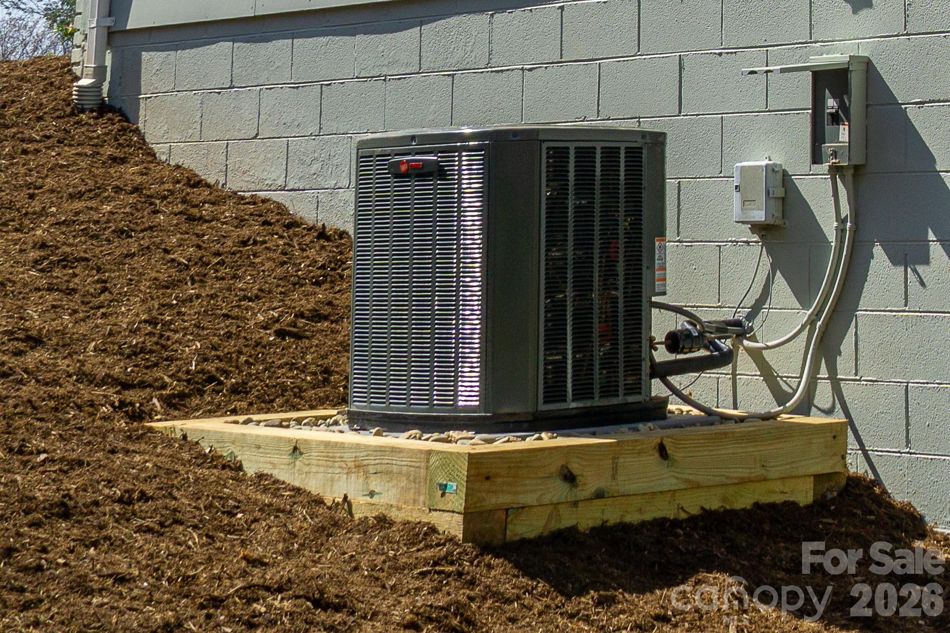 183 Mt Carmel Road Asheville, NC 28806 - Photo 7 of 23