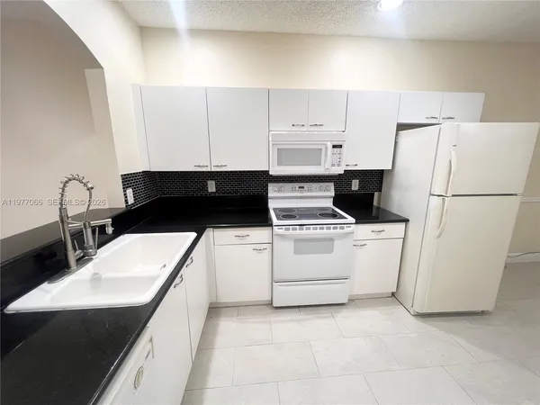 $2,800 | 4259 Southwest 10th Court, Deerfield Beach, FL 33442