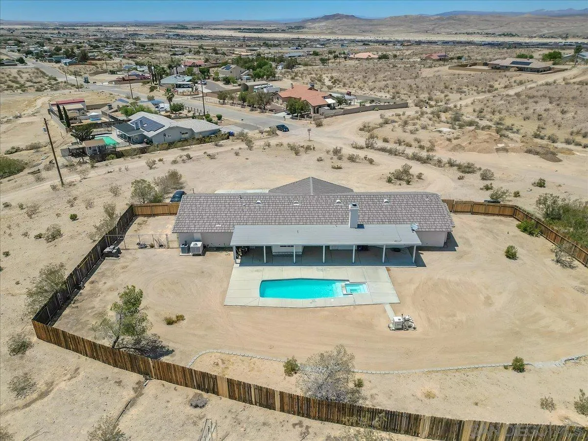 28525 Windy Pass Barstow, CA 92311 - Photo 7 of 40