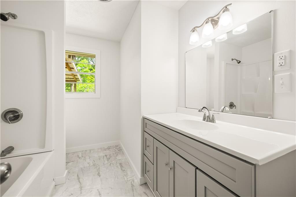 220 East Meade Road Pollock, LA 71467 - Photo 21 of 34 Gallery Image 21