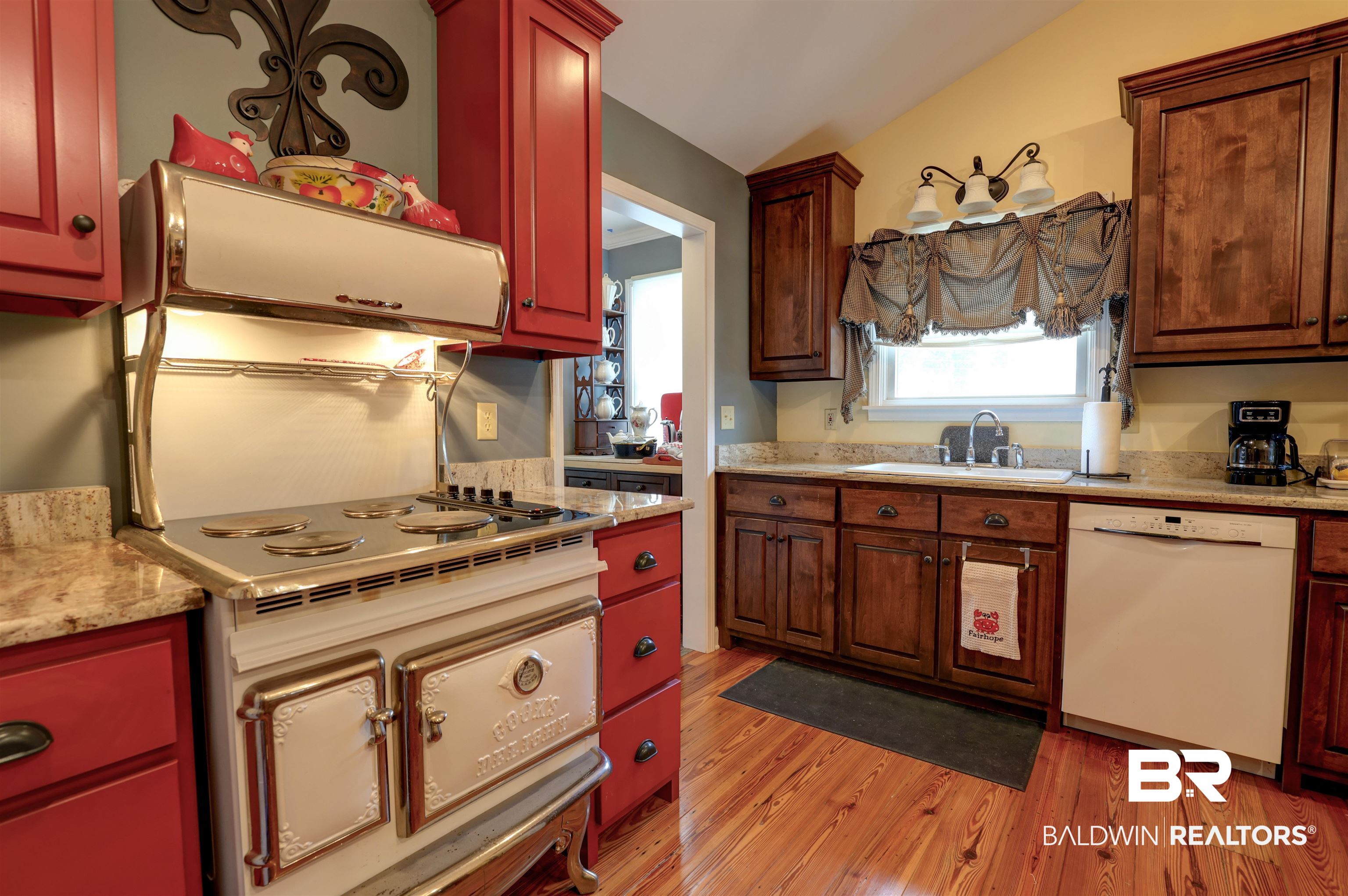 8 White Avenue Fairhope, AL 36532 - Photo 14 of 39 Kitchen