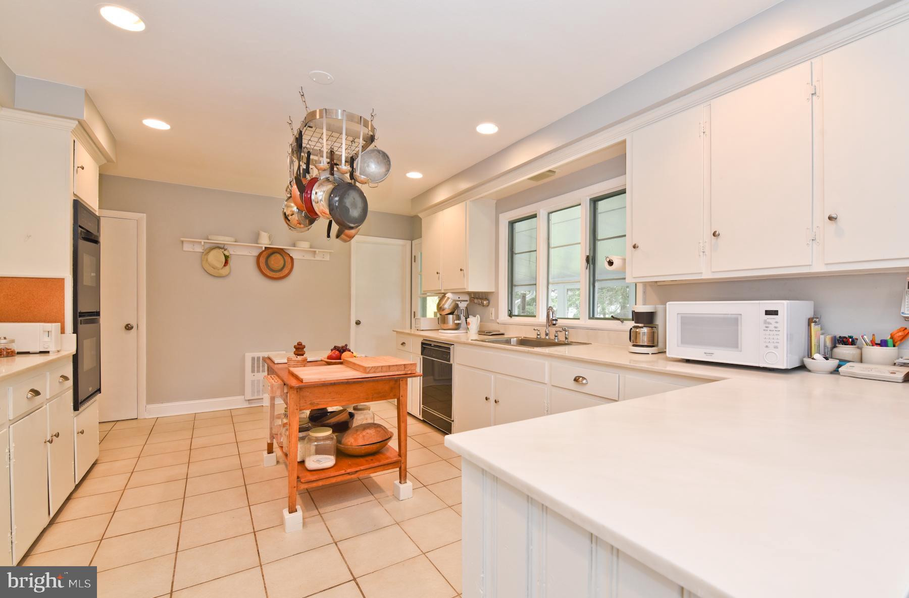 14 Federal City Road Ewing, NJ 08638 - Photo 13 of 33 Kitchen