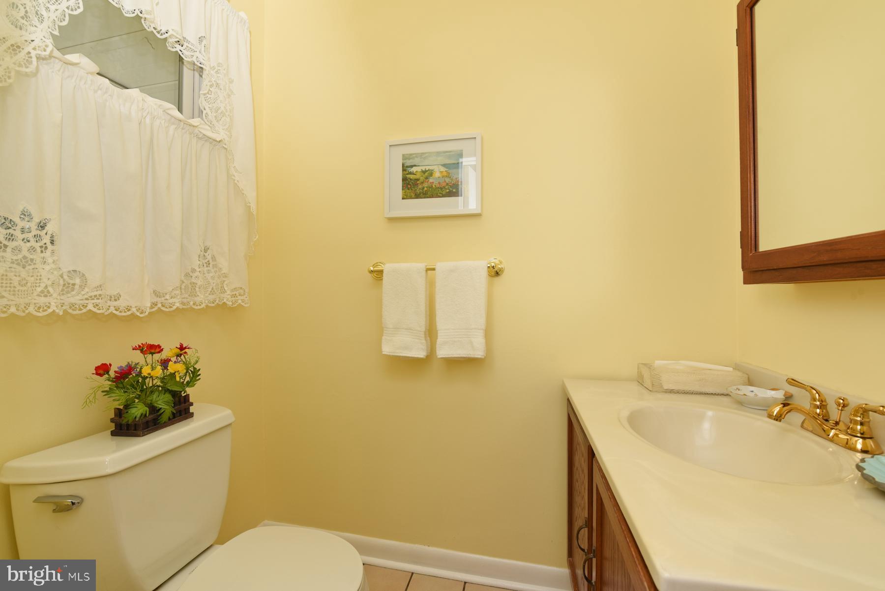 14 Federal City Road Ewing, NJ 08638 - Photo 18 of 33 En Suite Half Bath