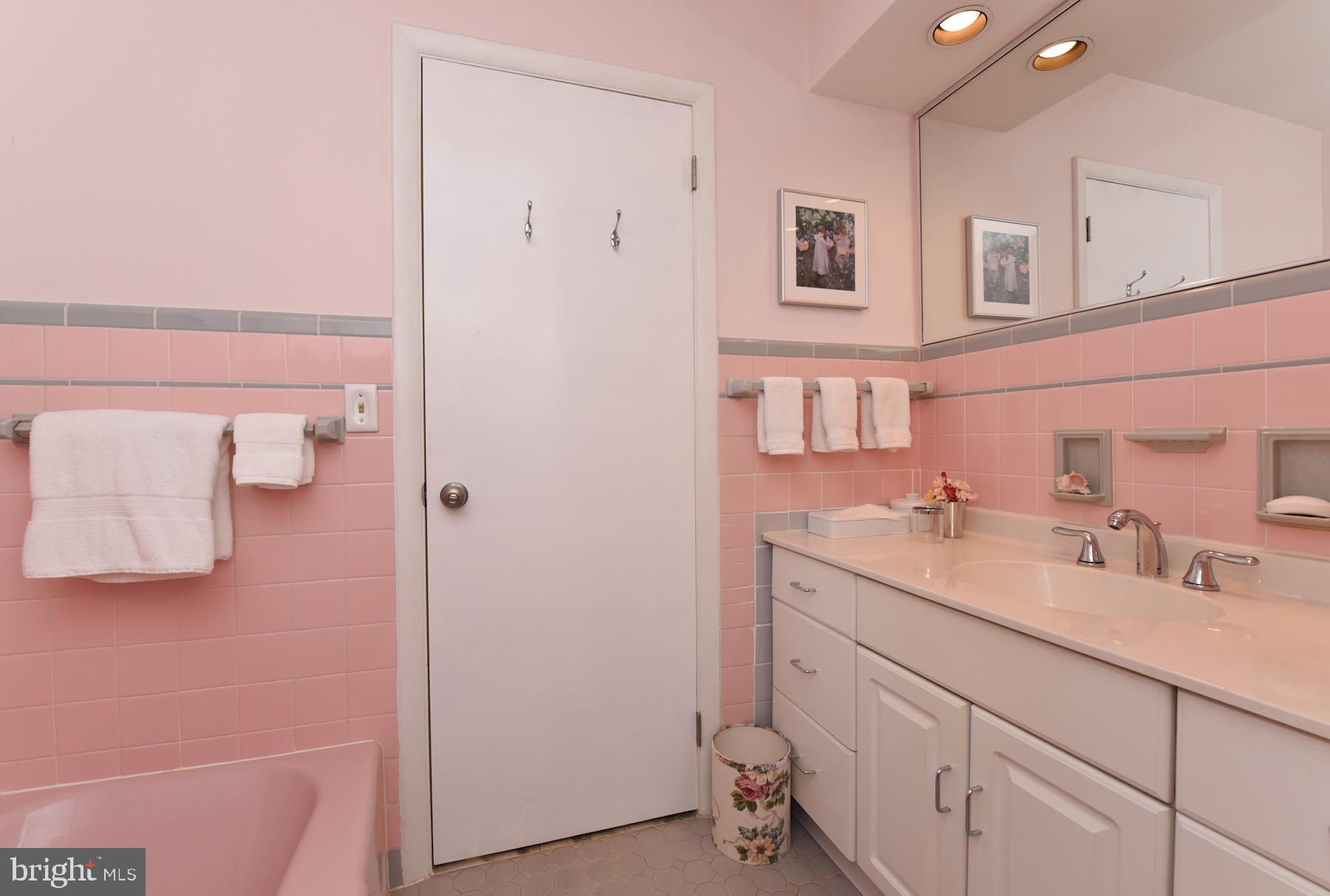 14 Federal City Road Ewing, NJ 08638 - Photo 23 of 33 Hall Bath