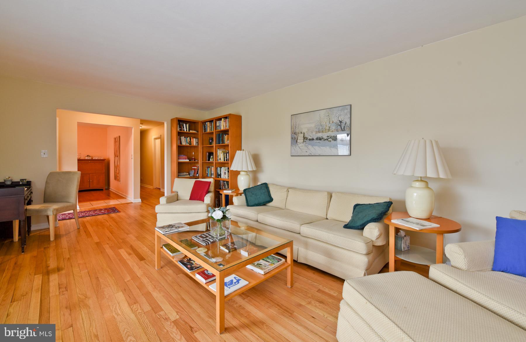 14 Federal City Road Ewing, NJ 08638 - Photo 5 of 33 Living Room