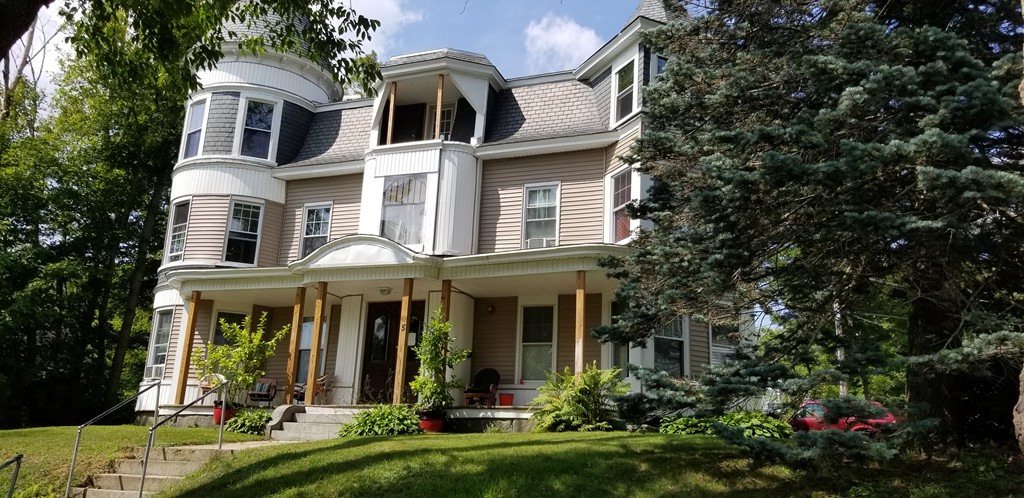 5 Winthrop Terrace Warren, MA 01083 - Photo 3 of 19