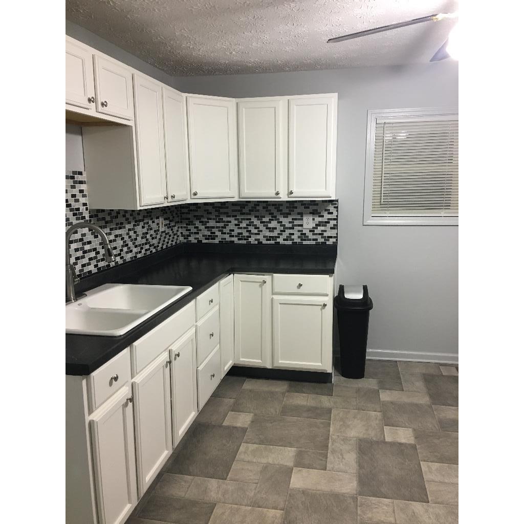 1204 Riverside Avenue Kingsport, TN 37660 - Photo 5 of 6 04