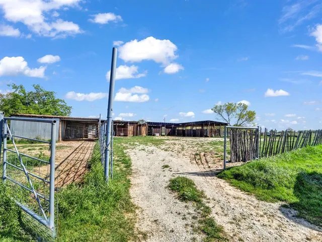 $1,100,000 | 4519 County Road 2690, Alvord, TX 76225
