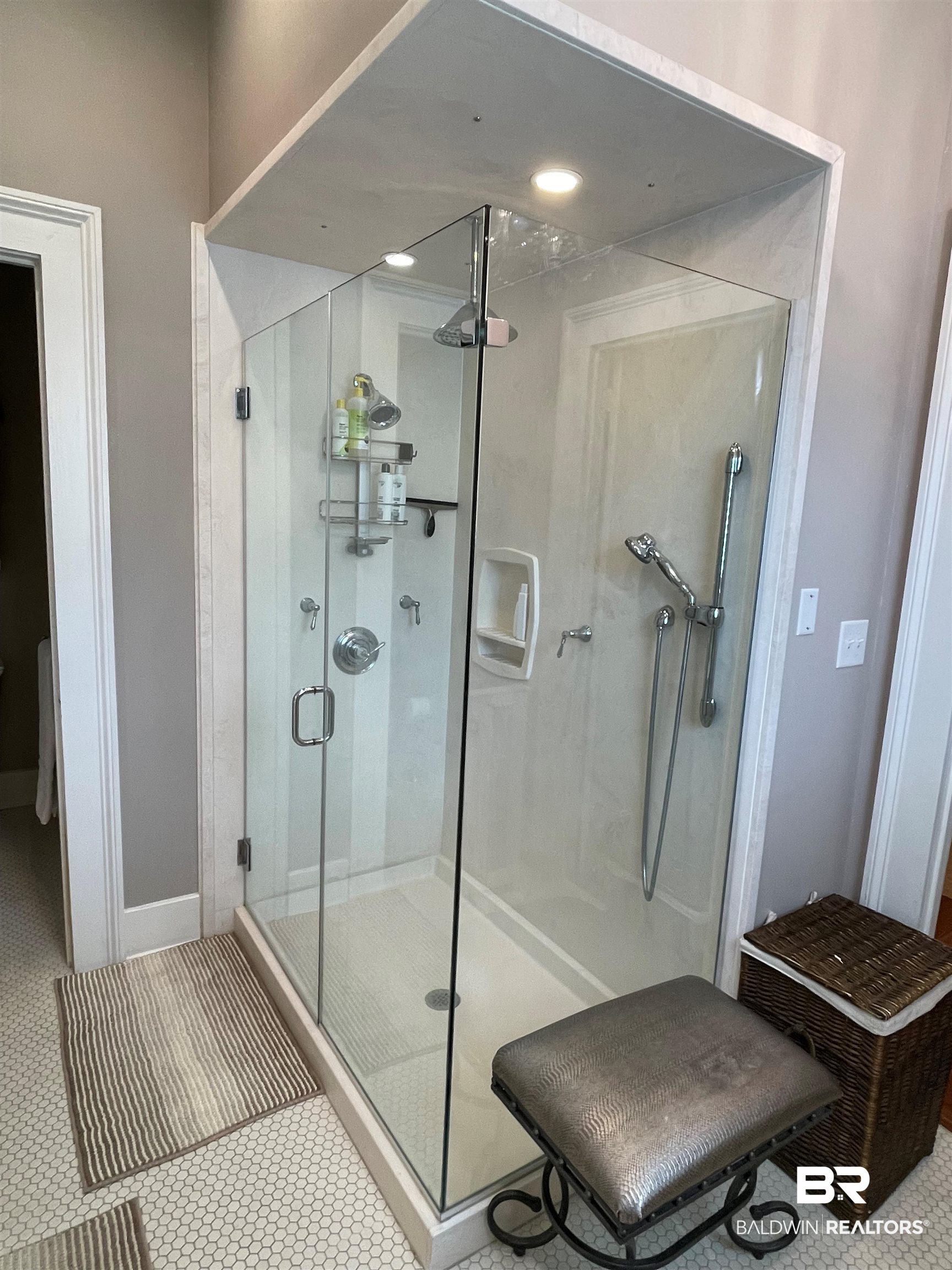 1001 Augusta Street Mobile, AL 36604 - Photo 18 of 26 Bathroom featuring walk in shower