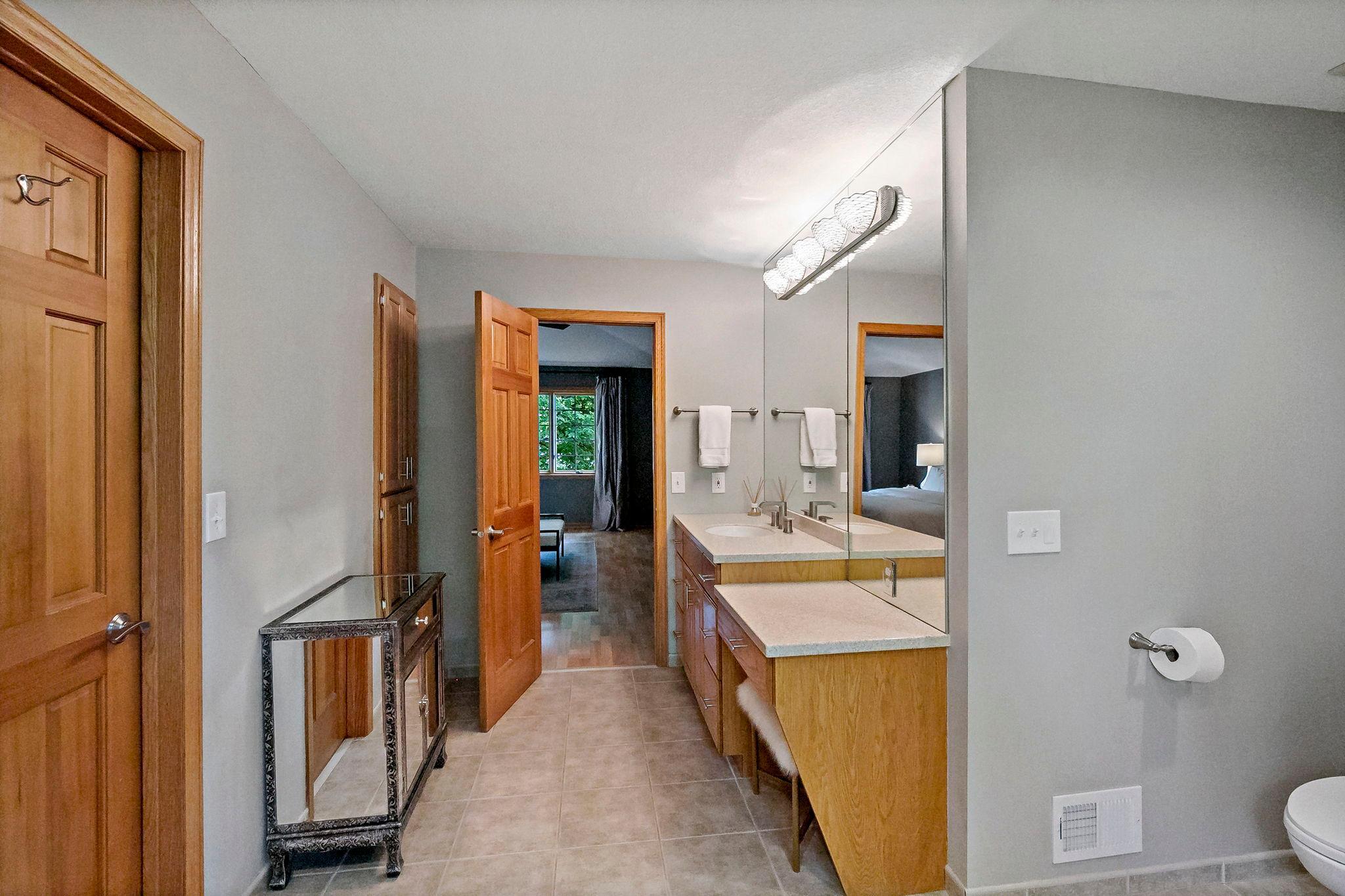 8879 Sylvan Ridge Eden Prairie, MN 55347 - Photo 28 of 49